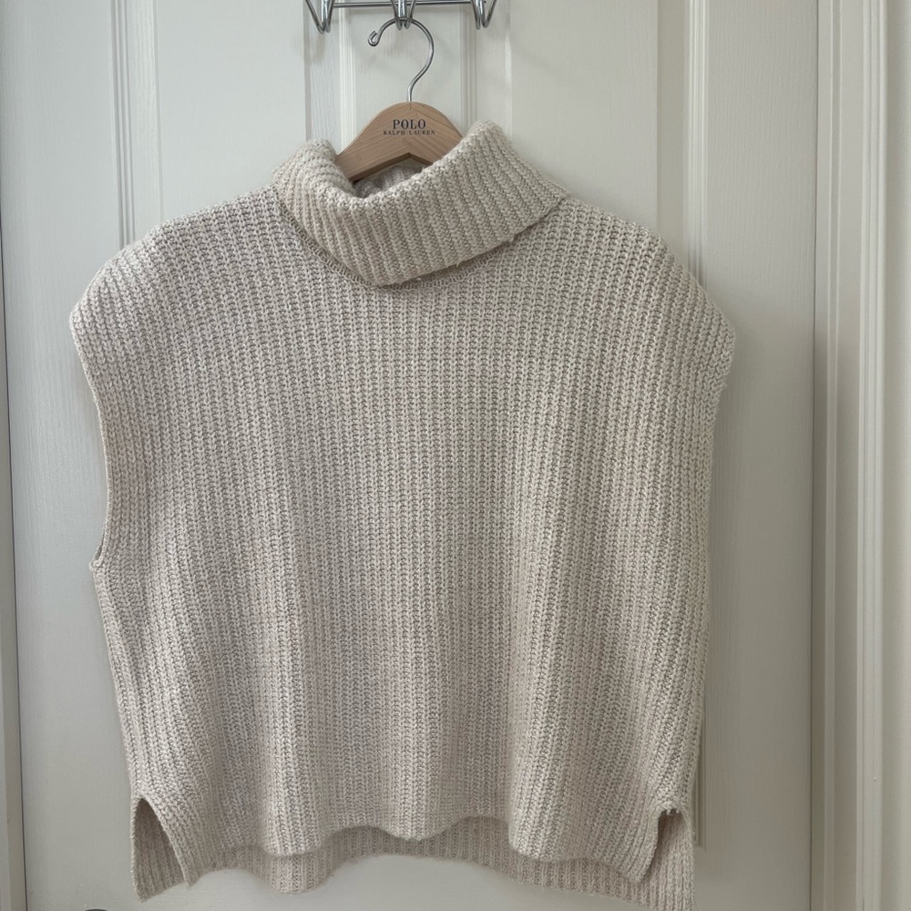 NWT! Splendid Women's Cream Turtleneck Sweater